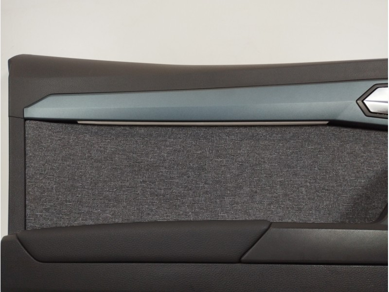 Recambio de guarnecido puerta delantera izquierda para seat arona xperience referencia OEM IAM 6F0867131  