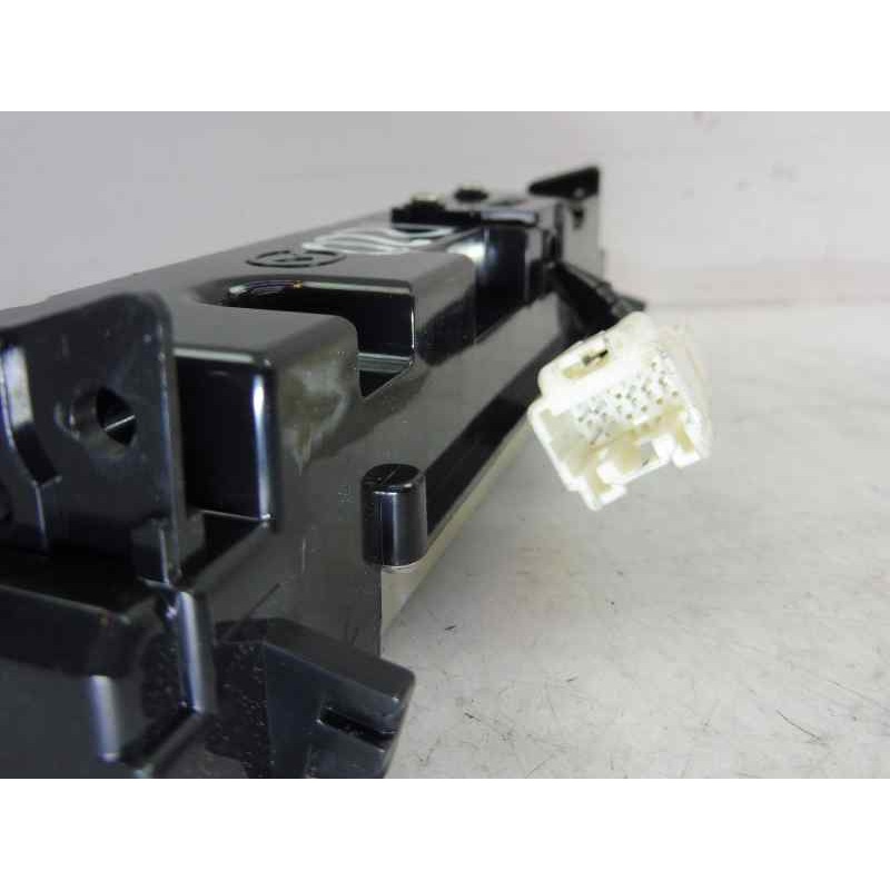 Recambio de pantalla multifuncion para mazda 3 berlina (bk) 1.6 crdt active referencia OEM IAM   