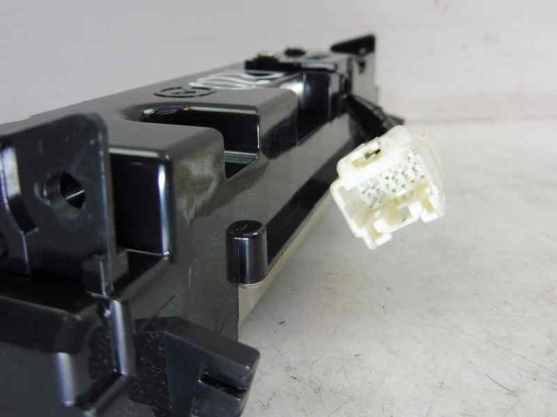 Recambio de pantalla multifuncion para mazda 3 berlina (bk) 1.6 crdt active referencia OEM IAM   