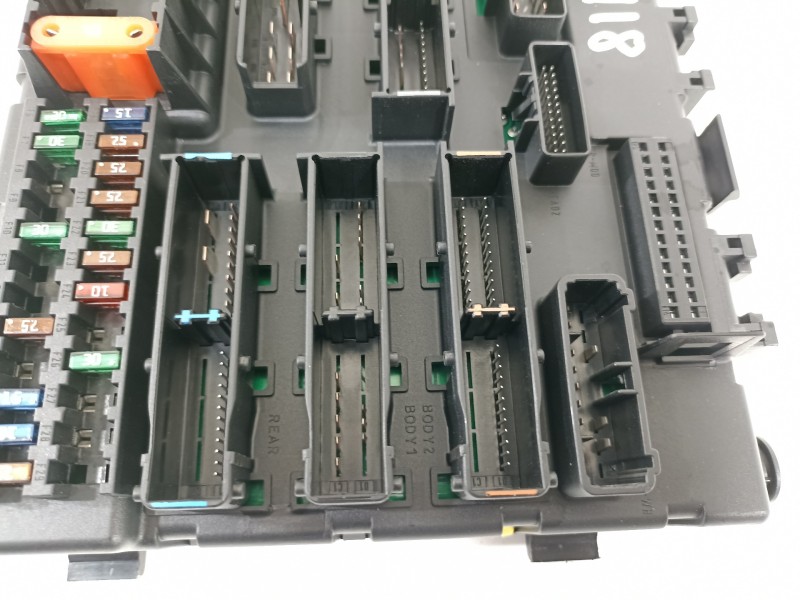 Recambio de caja reles / fusibles para saab 9-3 berlina 2.2 tid arc referencia OEM IAM 519070106 12804331 