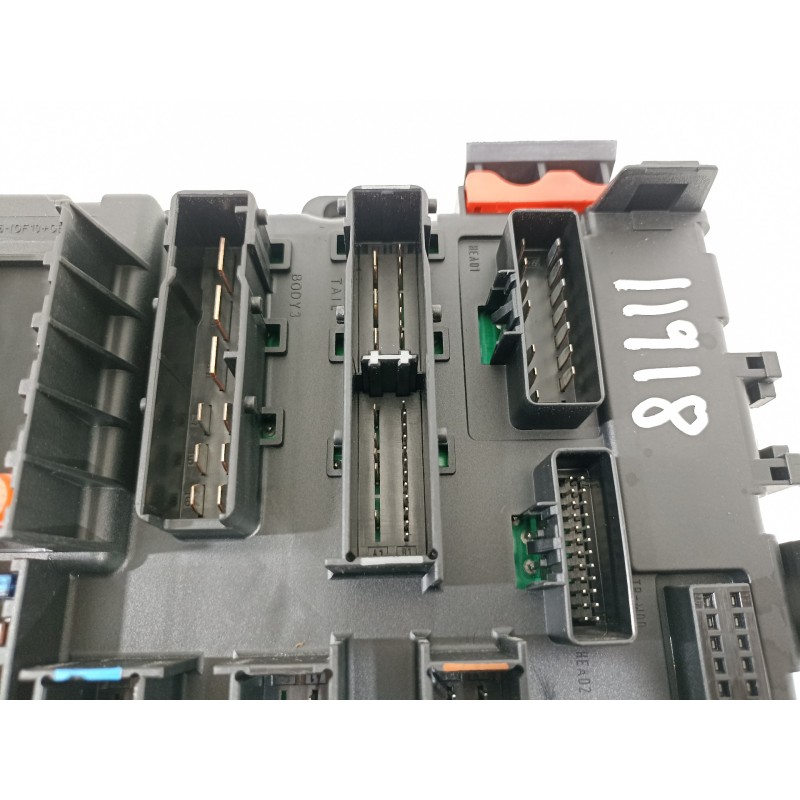 Recambio de caja reles / fusibles para saab 9-3 berlina 2.2 tid arc referencia OEM IAM 519070106 12804331 