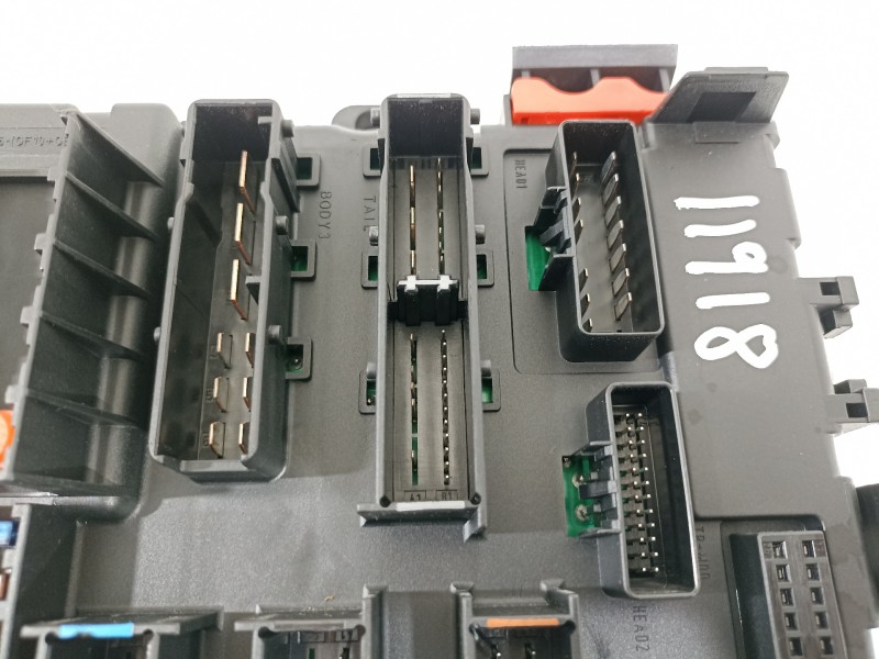 Recambio de caja reles / fusibles para saab 9-3 berlina 2.2 tid arc referencia OEM IAM 519070106 12804331 