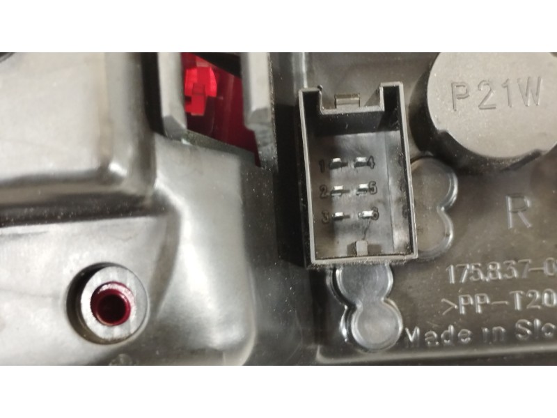 Recambio de piloto trasero derecho para audi a1 sportback (8xf) adrenalin referencia OEM IAM 8X0945094D  