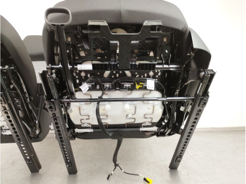 Recambio de juego asientos completo para seat arona xperience referencia OEM IAM 2Q0881106  