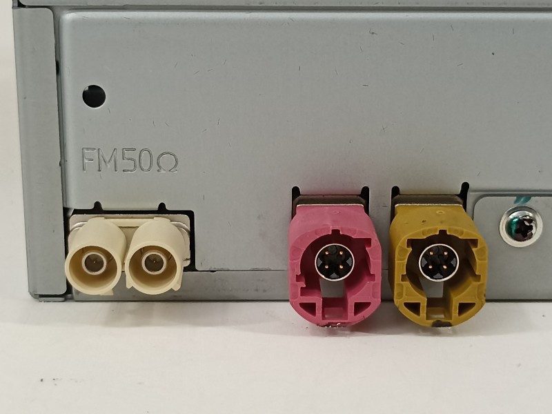 Recambio de sistema audio / radio cd para volkswagen golf vii lim. advance bluemotion referencia OEM IAM 5G0035819A  