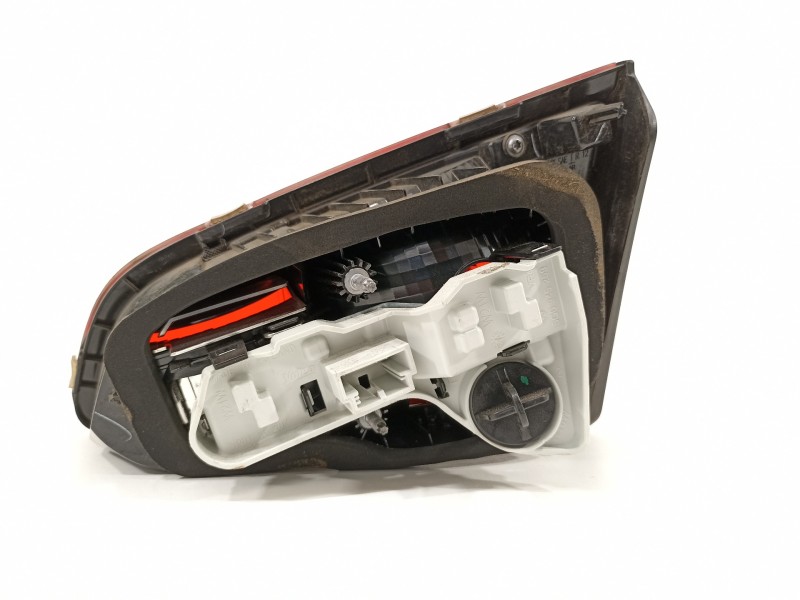 Recambio de piloto trasero izquierdo en porton para volkswagen golf vii lim. advance bluemotion referencia OEM IAM 5G0945093AC  