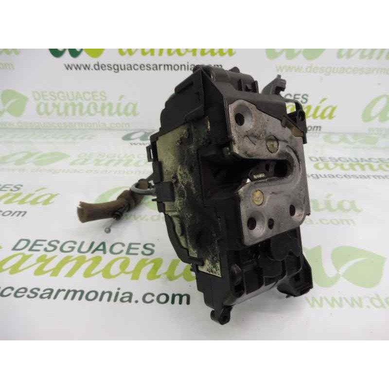 Recambio de cerradura puerta trasera derecha para renault megane iii berlina 5 p dynamique referencia OEM IAM 825020002R  