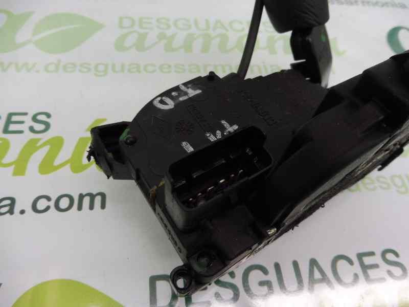 Recambio de cerradura puerta trasera derecha para renault megane iii berlina 5 p dynamique referencia OEM IAM 825020002R  