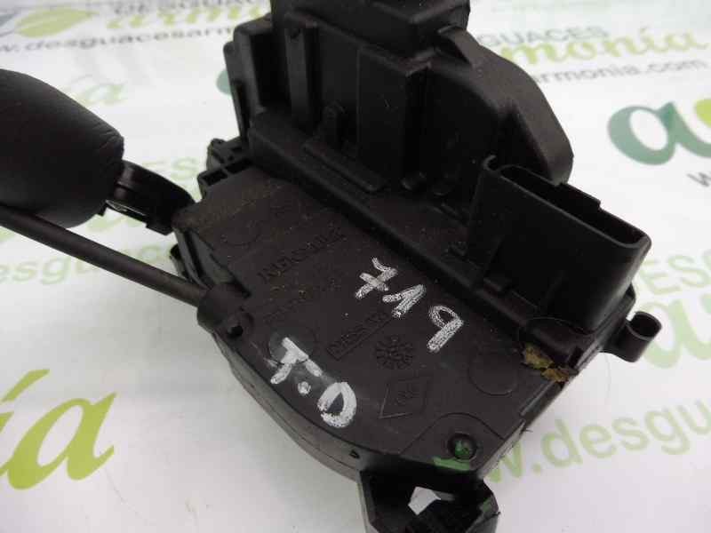 Recambio de cerradura puerta trasera derecha para renault megane iii berlina 5 p dynamique referencia OEM IAM 825020002R  