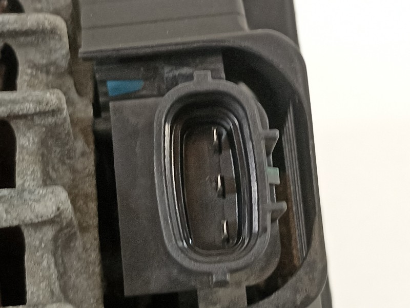 Recambio de alternador para hyundai i30 classic gl referencia OEM IAM 373002A600  