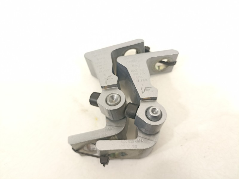 Recambio de bisagra puerta para seat arona xperience referencia OEM IAM 8X0831404E  