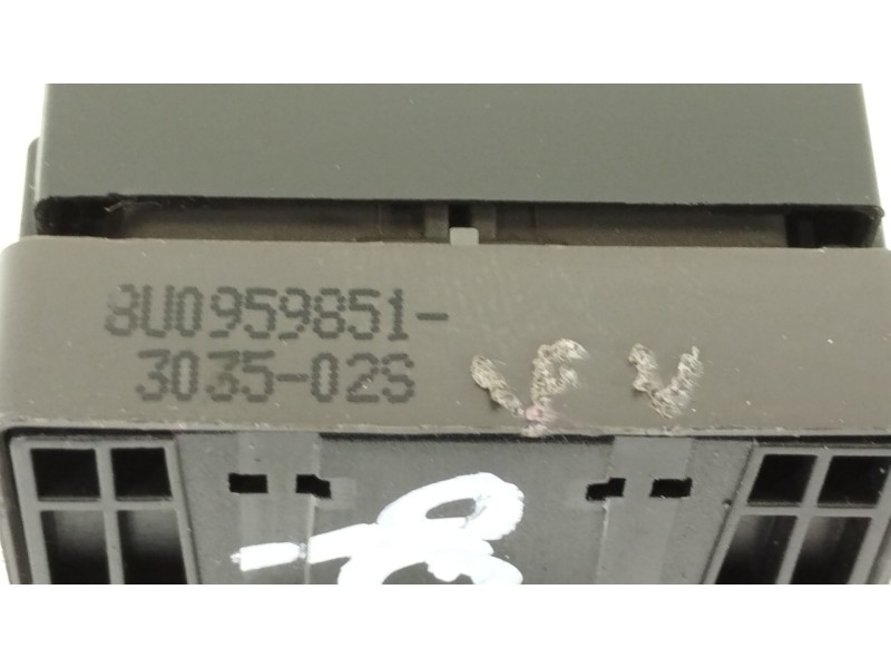 Recambio de mando elevalunas delantero izquierdo para audi a1 sportback (8xf) adrenalin referencia OEM IAM 8U0959851  