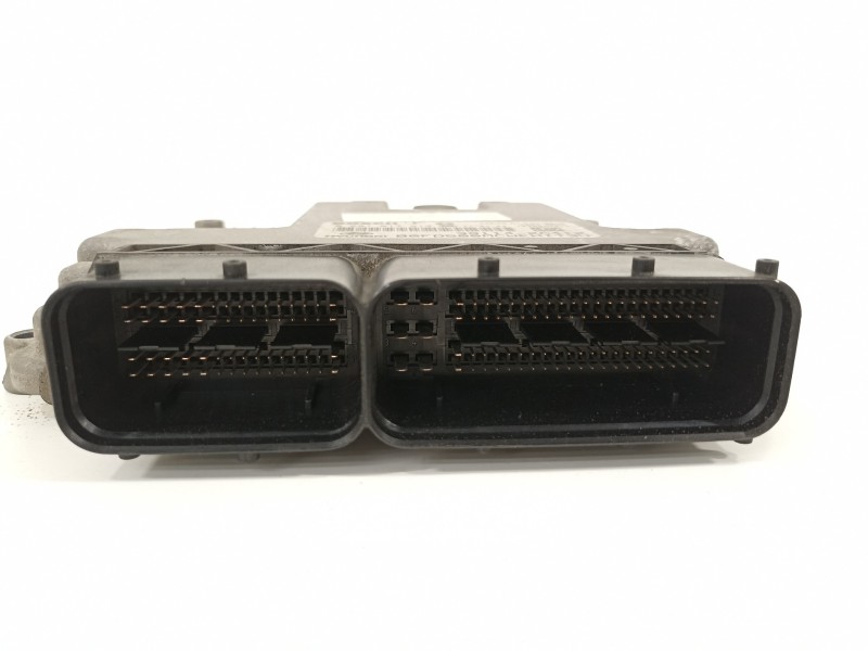 Recambio de centralita motor uce para hyundai i30 classic gl referencia OEM IAM 391142A412 281017213 