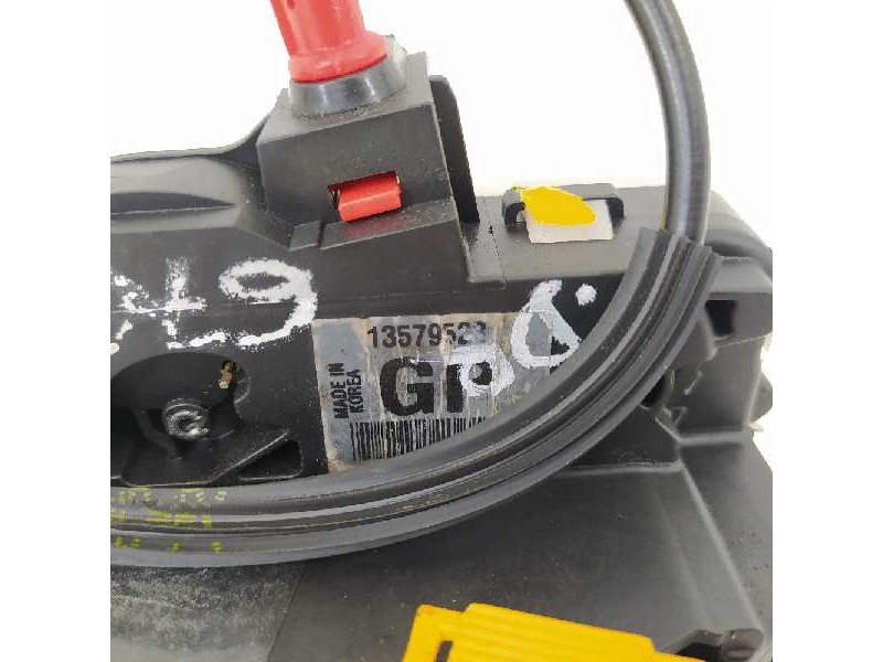 Recambio de cerradura puerta delantera derecha para opel zafira tourer excellence referencia OEM IAM 13579523  