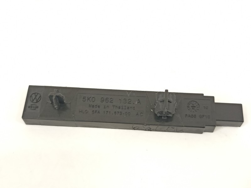 Recambio de antena para seat arona xperience referencia OEM IAM 5K0962132A  