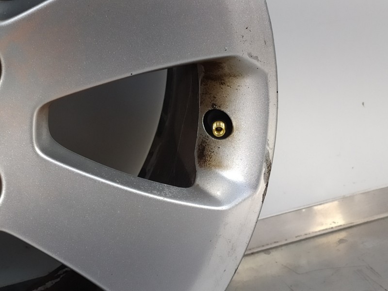 Recambio de llanta para opel insignia berlina edition referencia OEM IAM 13235010  