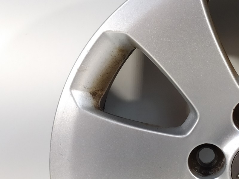 Recambio de llanta para opel insignia berlina edition referencia OEM IAM 13235010  