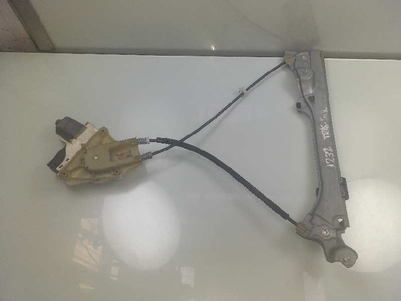 Recambio de elevalunas trasero izquierdo para renault laguna iii initiale referencia OEM IAM 827010001R 827310001R 