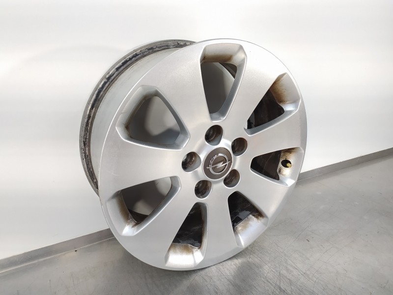 Recambio de llanta para opel insignia berlina edition referencia OEM IAM 13235010  