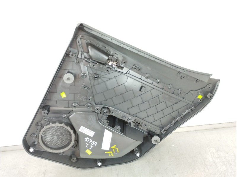 Recambio de guarnecido puerta trasera izquierda para seat arona xperience referencia OEM IAM 6F0867133  