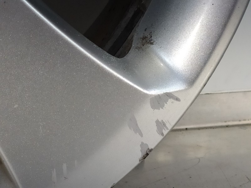 Recambio de llanta para opel insignia berlina edition referencia OEM IAM 13235010  