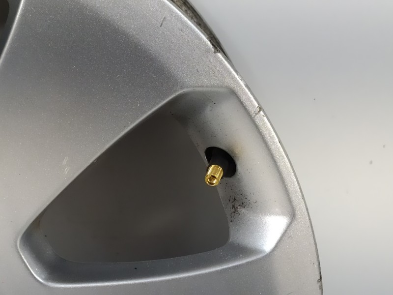 Recambio de llanta para opel insignia berlina edition referencia OEM IAM 13235010  