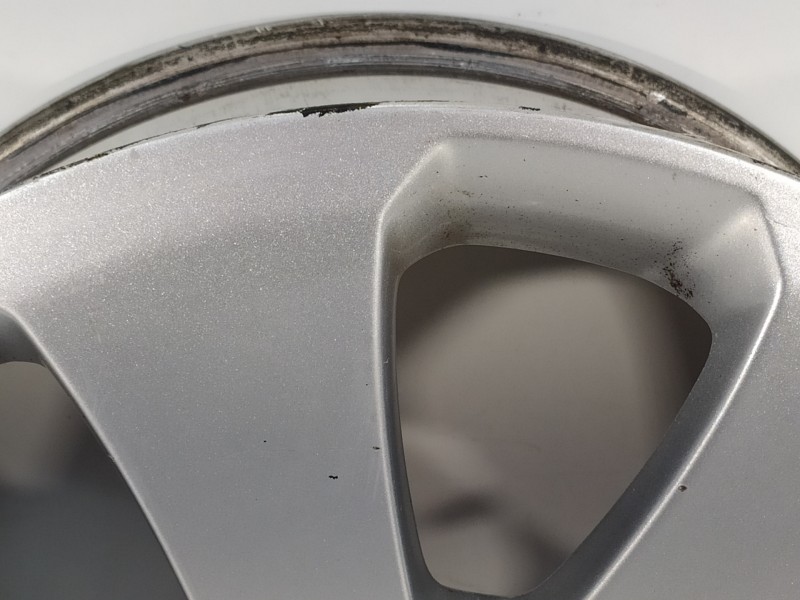 Recambio de llanta para opel insignia berlina edition referencia OEM IAM 13235010  