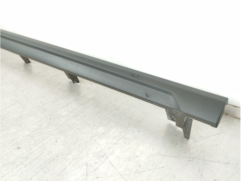 Recambio de faldon lateral para seat arona xperience referencia OEM IAM 6F9853852  