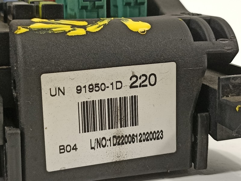 Recambio de caja reles / fusibles para kia carens (un) concept referencia OEM IAM 919501D220  