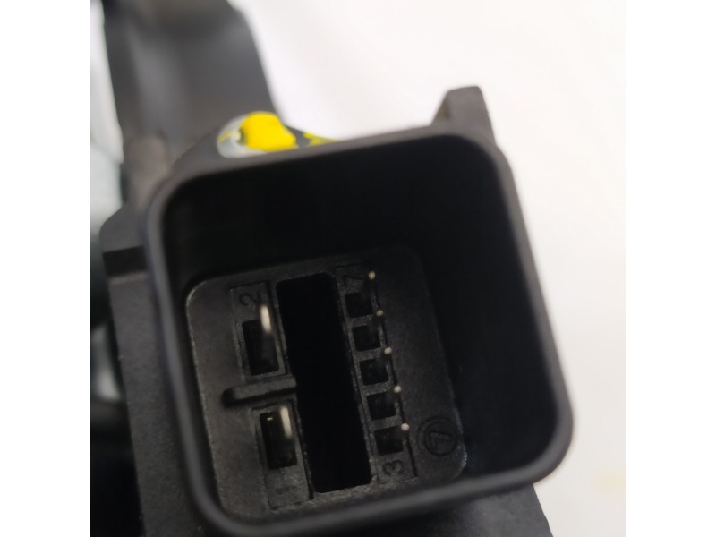 Recambio de elevalunas delantero izquierdo para opel zafira tourer excellence referencia OEM IAM 13260137  