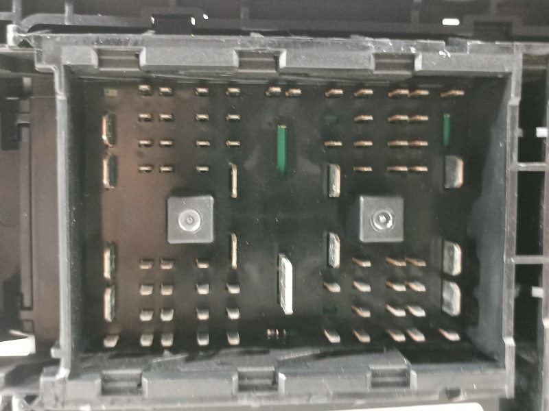 Recambio de caja reles / fusibles para kia carens (un) concept referencia OEM IAM 919501D220  