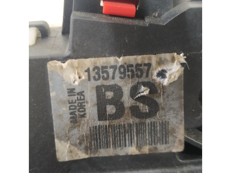 Recambio de cerradura puerta trasera izquierda para opel zafira tourer excellence referencia OEM IAM 13579557  