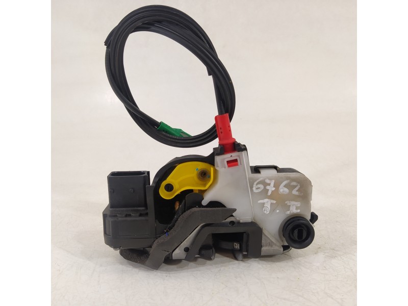 Recambio de cerradura puerta trasera izquierda para opel zafira tourer excellence referencia OEM IAM 13579557  