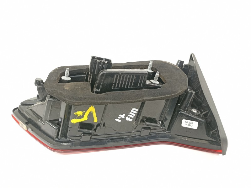 Recambio de piloto trasero izquierdo en porton para volkswagen t-roc advance referencia OEM IAM 2GA945093  