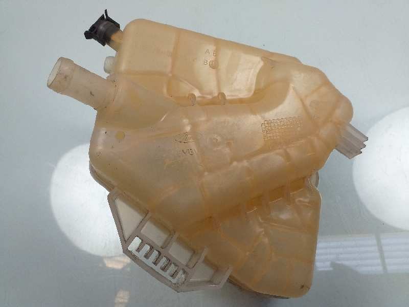 Recambio de deposito expansion para ford tourneo courier (c4a) trend referencia OEM IAM ET768K218  