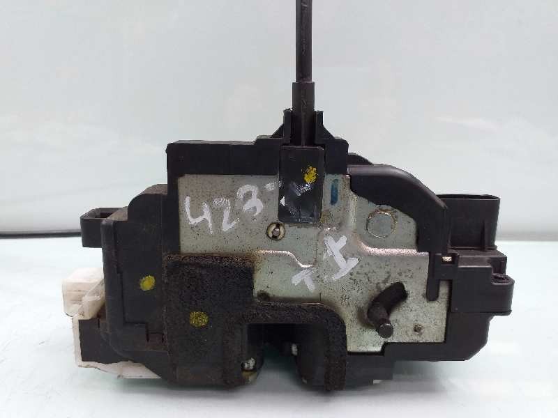 Recambio de cerradura puerta trasera izquierda para kia cee´d active referencia OEM IAM 814101H000  