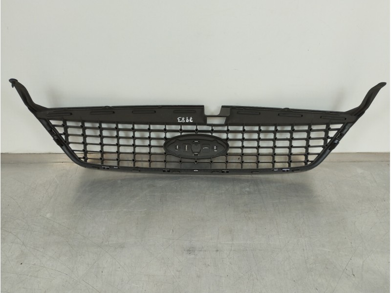 Recambio de rejilla delantera para ford mondeo ber. (ca2) ambiente referencia OEM IAM 7S718200A  