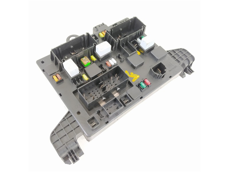 Recambio de caja reles / fusibles para opel zafira tourer excellence referencia OEM IAM 13449202 365927271 1110304AA
