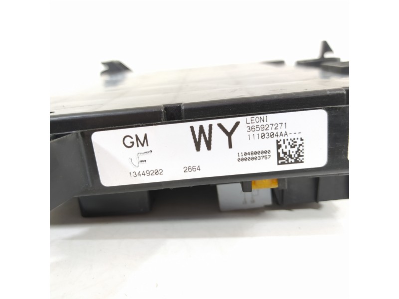 Recambio de caja reles / fusibles para opel zafira tourer excellence referencia OEM IAM 13449202 365927271 1110304AA