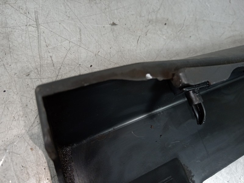 Recambio de faldon lateral para ford tourneo courier (c4a) trend referencia OEM IAM ET76101A05AD 2112360 ET76101A05AF