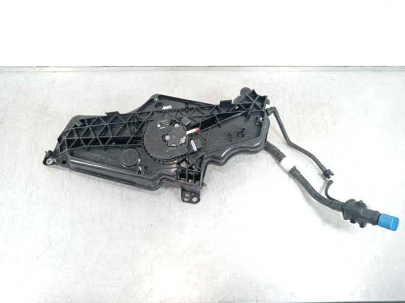 Recambio de deposito adblue para volkswagen t-roc advance referencia OEM IAM 5Q0131969E 5Q0131877R 5WA131877
