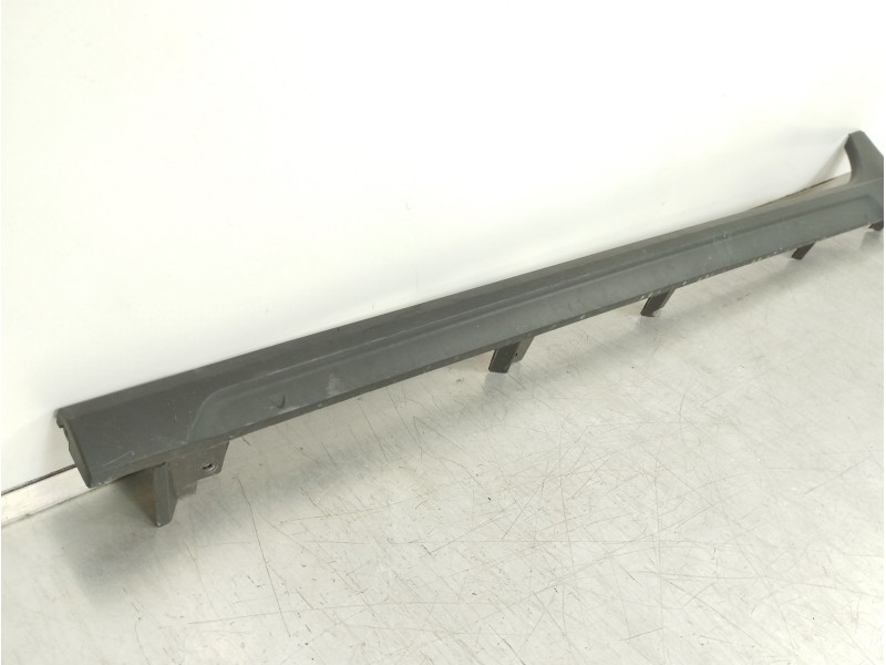 Recambio de faldon lateral para seat arona xperience referencia OEM IAM 6F9853851  
