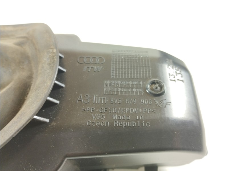 Recambio de tapa exterior combustible para audi a3 sportback (8va) ambiente referencia OEM IAM 8V5809906 8V0862153A 