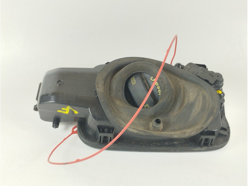 Recambio de tapa exterior combustible para audi a3 sportback (8va) ambiente referencia OEM IAM 8V5809906 8V0862153A 