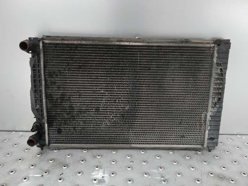 Recambio de radiador agua para volkswagen passat berlina (3b2) trendline referencia OEM IAM 8D0121251  