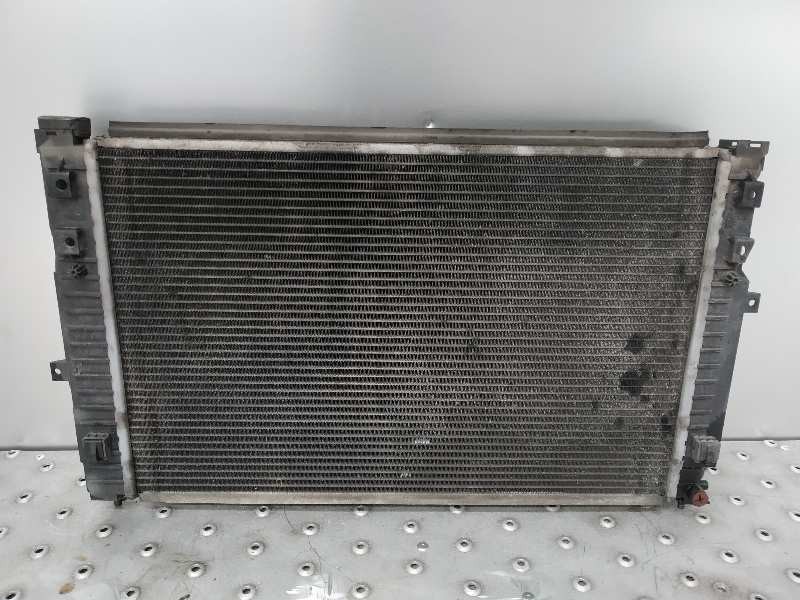 Recambio de radiador agua para volkswagen passat berlina (3b2) trendline referencia OEM IAM 8D0121251  