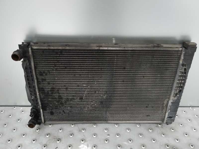 Recambio de radiador agua para volkswagen passat berlina (3b2) trendline referencia OEM IAM 8D0121251  