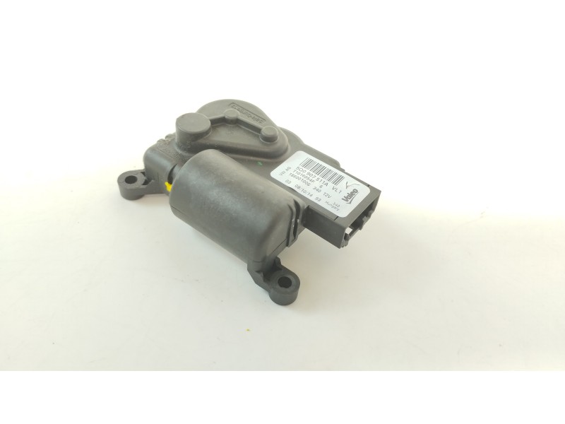 Recambio de motor apertura trampillas climatizador para audi a3 sportback (8va) ambiente referencia OEM IAM 5Q0907511A T1016054F