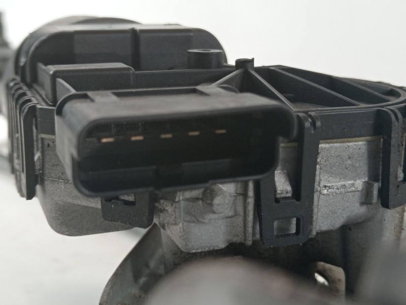 Recambio de motor limpia delantero para dacia sandero ambiance music referencia OEM IAM 8200619512 3397020879 0390241544