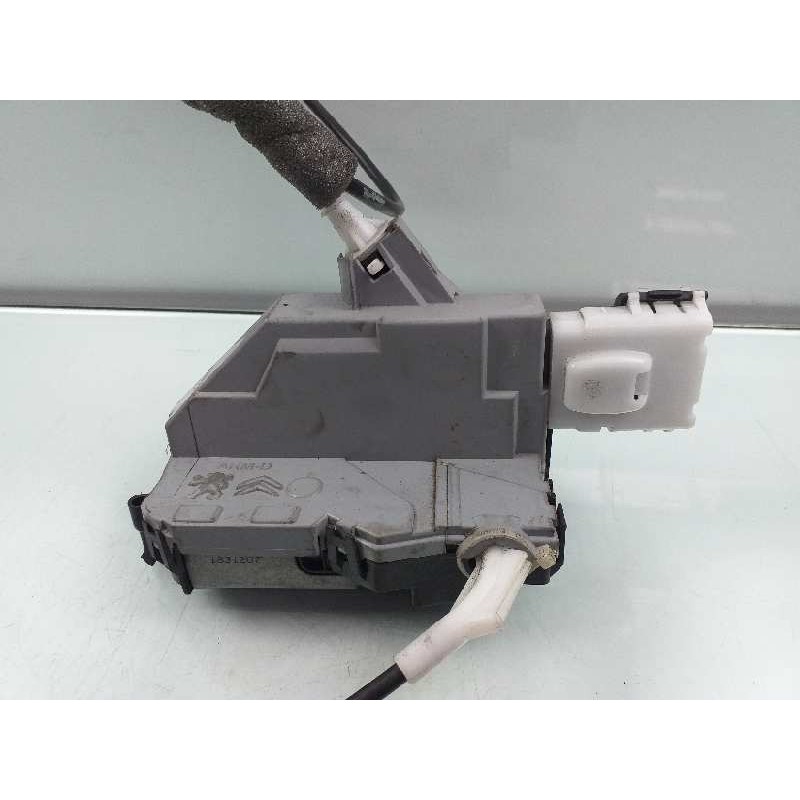 Recambio de cerradura puerta trasera derecha para peugeot 308 premium referencia OEM IAM 567164  